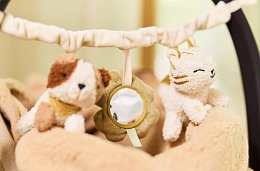 Игрушка подвесная Котики - Собачки от бренда Jollein