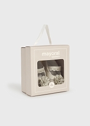 Туфельки на липучке с цветком шампань от бренда Mayoral