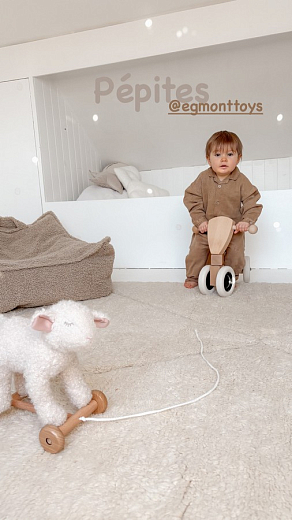 Каталка "Овечка Мэри" от бренда Egmont Toys