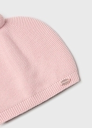 Шапка вязаная с помпончиком розового цвета от бренда Mayoral