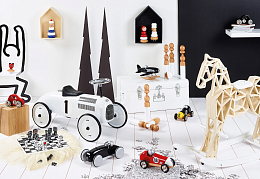 Гидроплан черного цвета от бренда Vilac