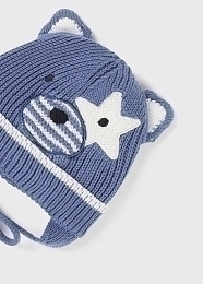 Шапка-медвежонок на завязках и варежки синего цвета от бренда Mayoral
