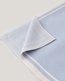 Плед голубого цвета с принтом лошадки от бренда Anna Leon