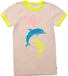 Платье-футболка с изображением дельфинов от бренда Billieblush