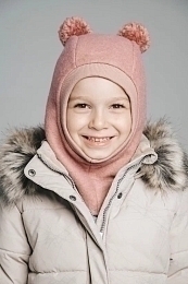 Шапка-шлем Bear pompons розовый от бренда Peppihat