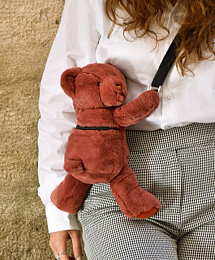 Сумка Мишка-обнимашка терракотового цвета от бренда Doudou et Compagnie