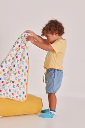 Футболка в полоску с крабом и шорты от бренда Boboli