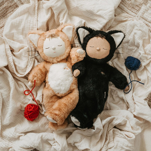 Текстильная кукла Cozy Dinkum Tabby Cat Jinx от бренда Olli Ella