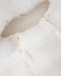 Конверт White с опушкой из натурального меха от бренда Anna Leon