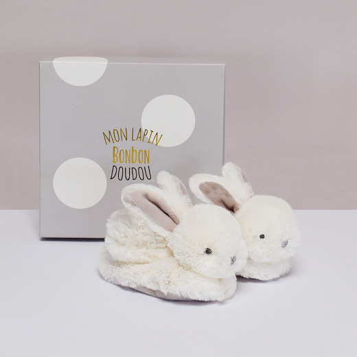 Погремушка-пинетки Bunny Beige от бренда Doudou et Compagnie