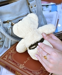 Брелок Мишка молочного цвета от бренда Doudou et Compagnie