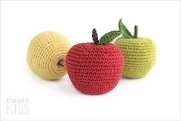 Красное вязаное яблоко от бренда Ko-Ko-Ko