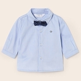 Рубашка голубого цвета с бабочкой в горох от бренда Mayoral