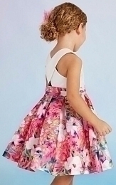 Платье с ярким цветком на поясе от бренда Abel and Lula