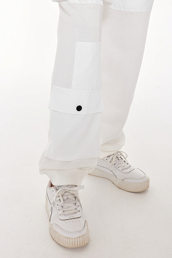 Джоггеры Cosmic White от бренда Stormies