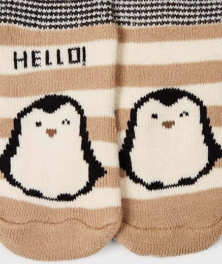 Носки бежевого цвета с пингвинами от бренда Mayoral