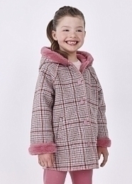 Пальто клетчатое с розовым мехом от бренда Mayoral