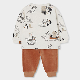 Лонгслив Animal print и джоггеры от бренда Boboli