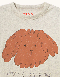Футболка CURLY DOG от бренда Tinycottons Молочный