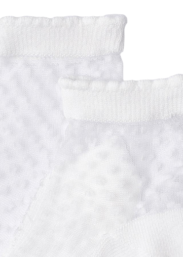 Носки белого цвета от бренда Mayoral