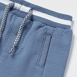 Штаны синего цвета на завязках от бренда Mayoral