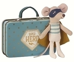 Мышонок Cупергерой в чемодане от бренда Maileg