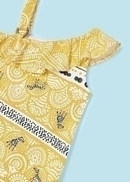 Сарафан жетого цвета с воланом от бренда Mayoral