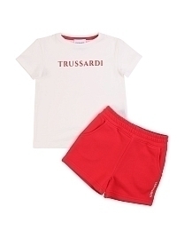 Футболка белая и шорты красного цвета от бренда Trussardi
