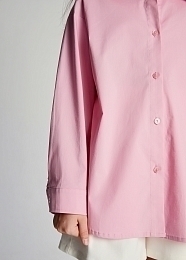 Рубашка розового цвета от бренда NOT A TOY