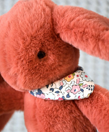 Зайчик терракотового цвета 25 см от бренда Doudou et Compagnie