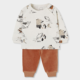 Лонгслив Animal print и джоггеры от бренда Boboli